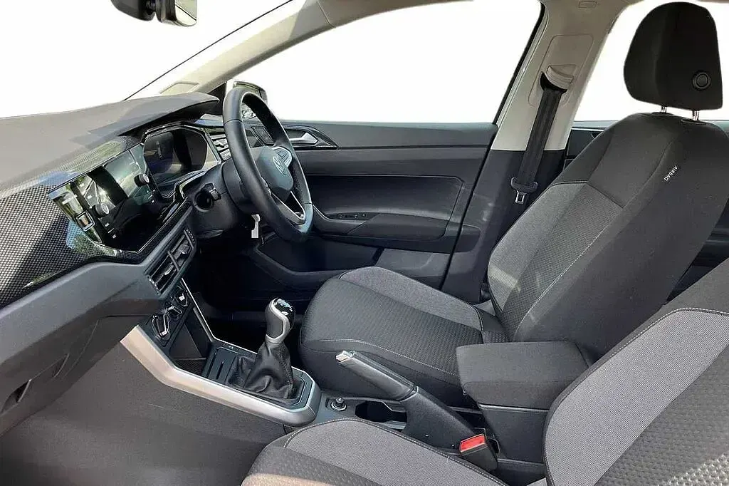 Used VW Polo Life 95 HP (69 kW) 2024 White Hatchback