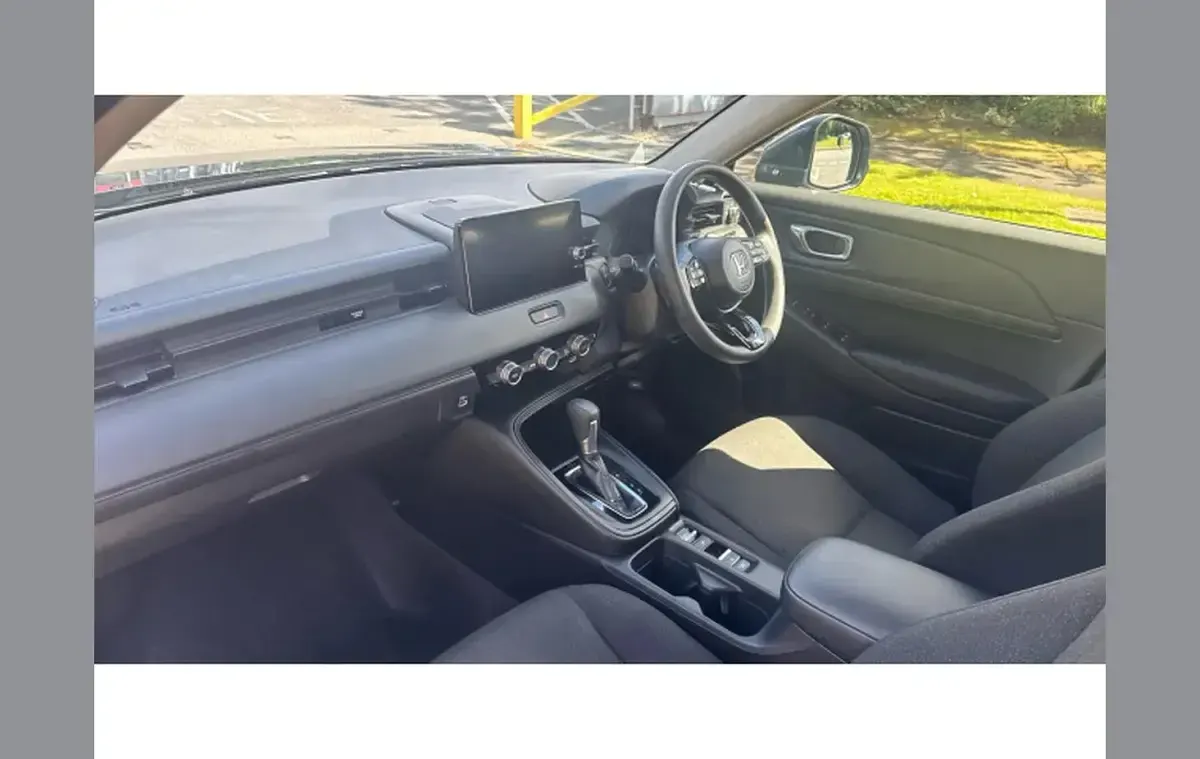 Used Honda HR-V Elegance 131 HP (96 kW) 2023 Grey SUV
