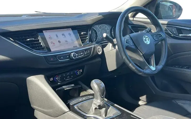 Begagnad Vauxhall Insignia Elite 165 HK (121 kW) 2020 Halvkombi