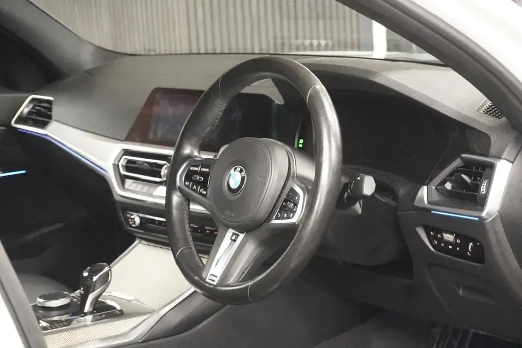Used BMW 320 M Sport 190 HP (139 kW) 2019 White Sedan