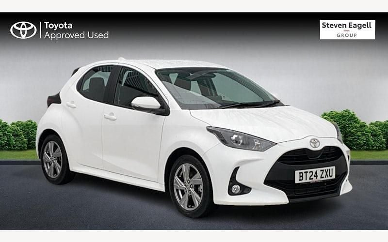 Used 2025 Toyota Yaris Hybrid Hatchback | £19,585 (Good price) - Image 1/4