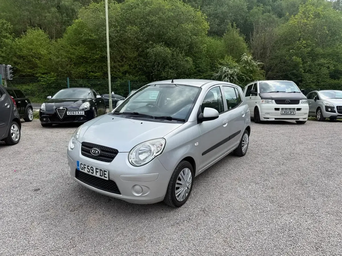 Second-hand Kia Picanto 64 CP (47 kW) 2009 Argintiu Hatchback