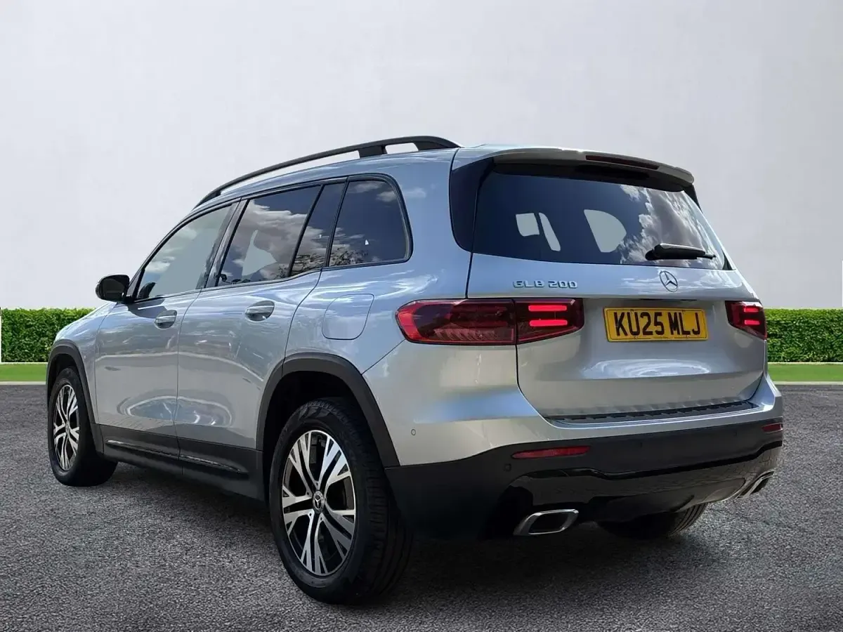 Used Mercedes GLB200 Executive 163 HP (119 kW) 2025 Silver SUV