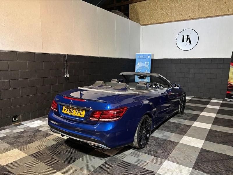 Begagnad Mercedes E220 AMG line 2016 Blå Cab