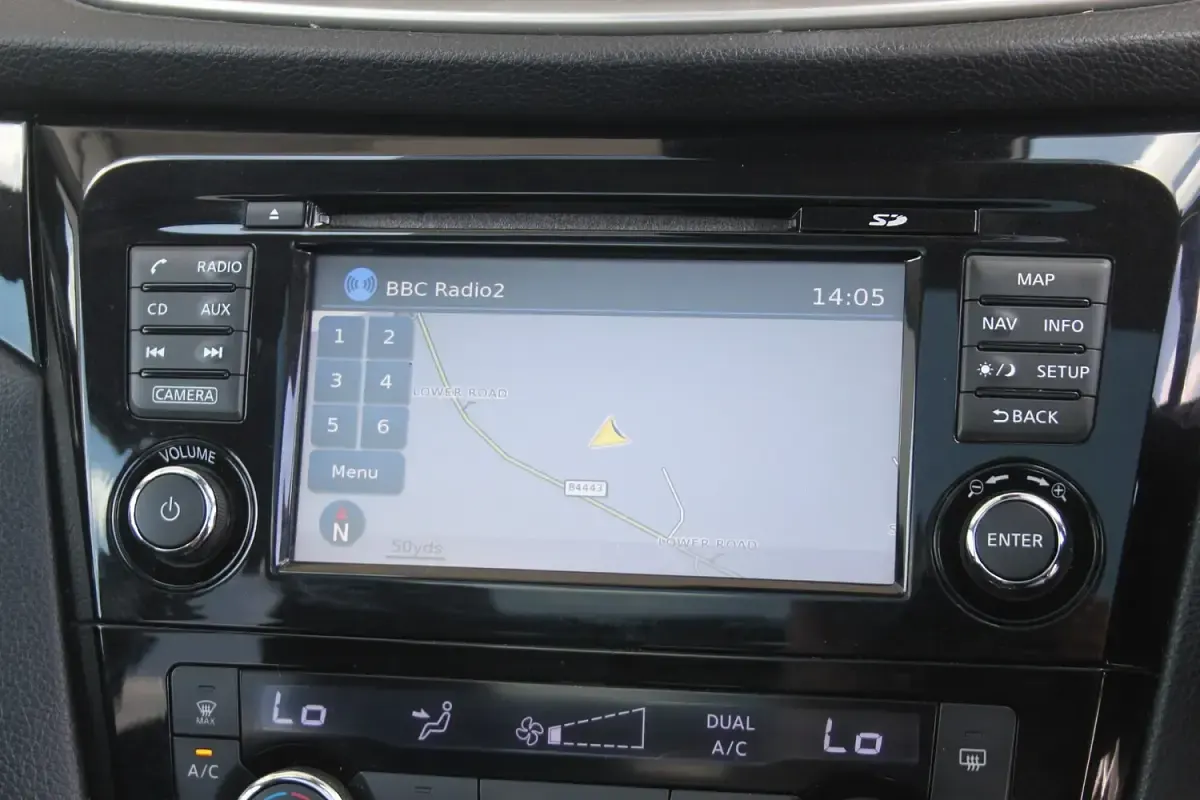 Used Nissan Qashqai Acenta Premium 115 HP (84 kW) 2014 Beige SUV