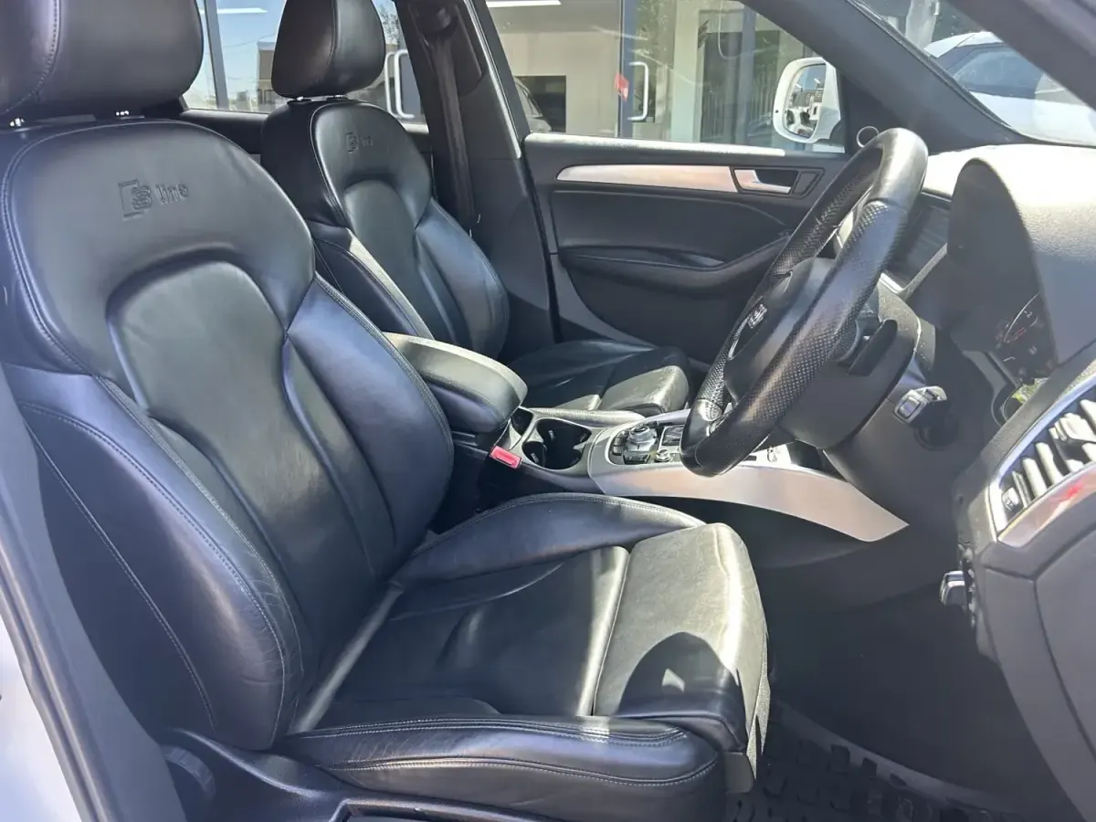 Begagnad Audi Q5 S-line plus 190 HK (139 kW) 2012 Vit SUV