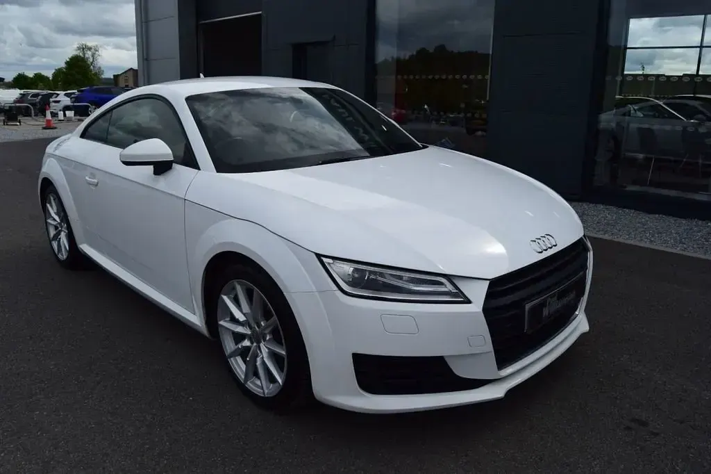 Begagnad Audi TT Sport 184 HK (135 kW) 2016 Vit Sportkupé