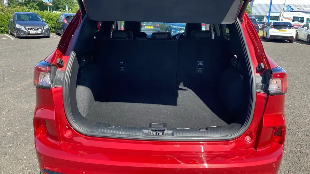 Used Ford Kuga Vignale 150 HP (110 kW) 2023 Red SUV