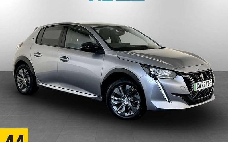 Used Peugeot e-208 Allure+ 100 kW (136 HP) 2023 Hatchback