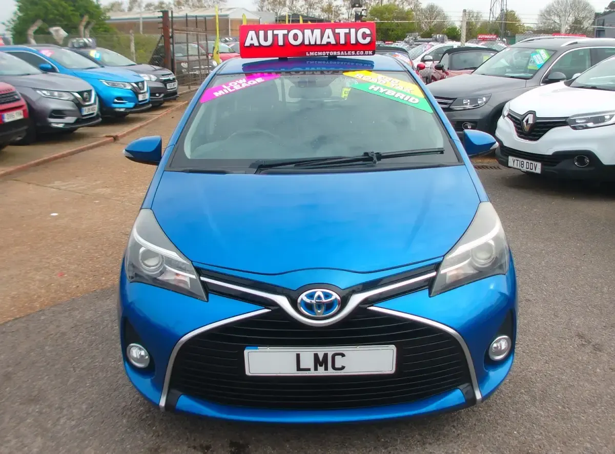 Used Toyota Yaris Hybrid 2014 Blue Hatchback