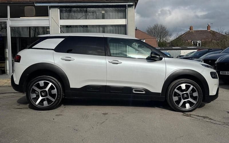 Used Citroën C4 Cactus Flair 131 HP (96 kW) 2020 White Hatchback