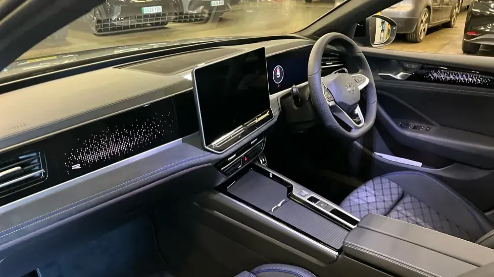 New VW Passat R-line 150 HP (110 kW) 2026 Diabase grey metallic Estate