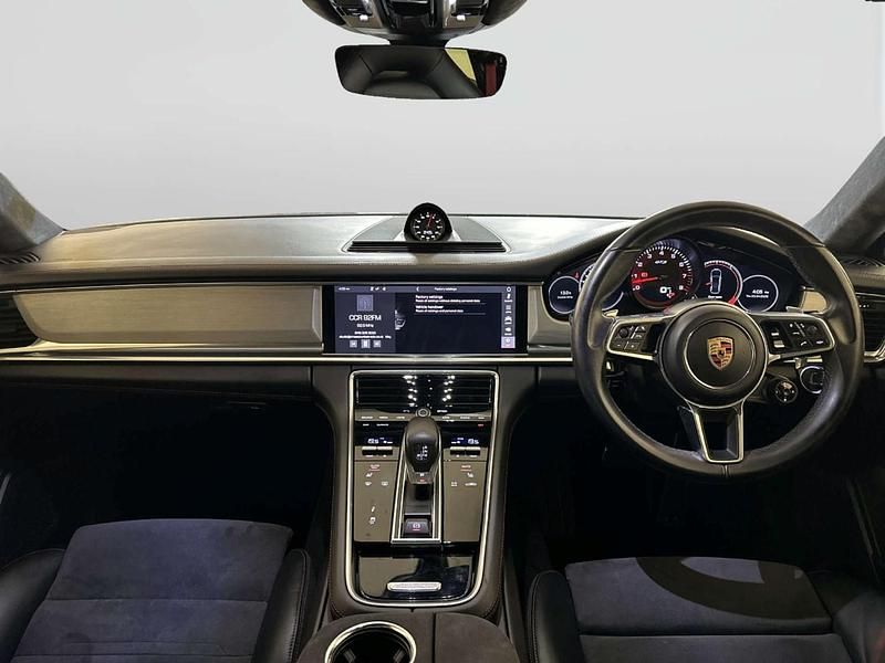 Used Porsche Panamera 460 HP (338 kW) 2019 Silver Estate