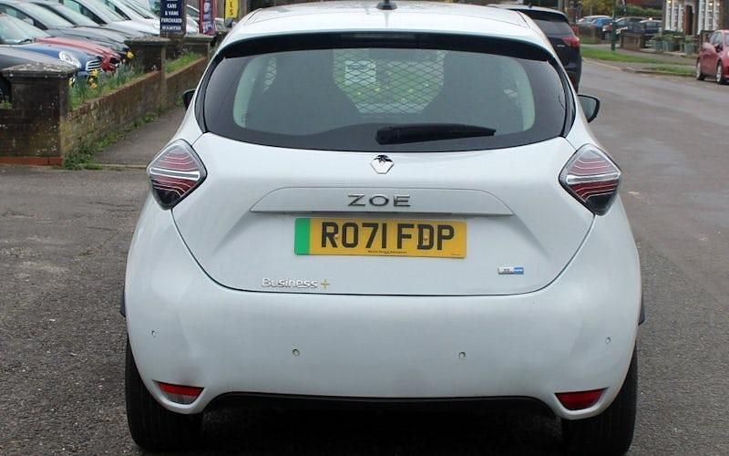 Used Renault Zoe Business 80 kW (109 HP) 2021 White Hatchback