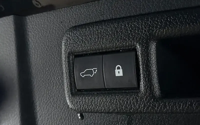 Used Lexus NX300h Luxury Line 197 HP (144 kW) 2018 Black SUV