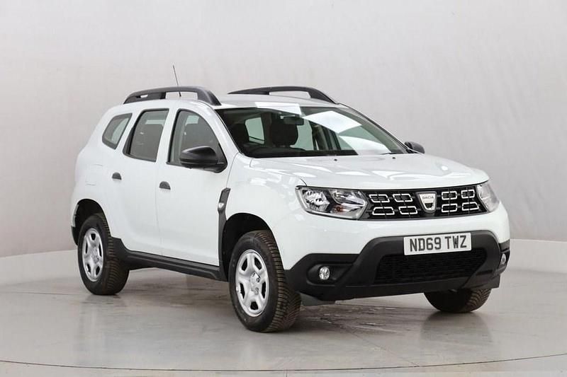 Used Dacia Duster Essentiel 100 HP (73 kW) 2019 White SUV