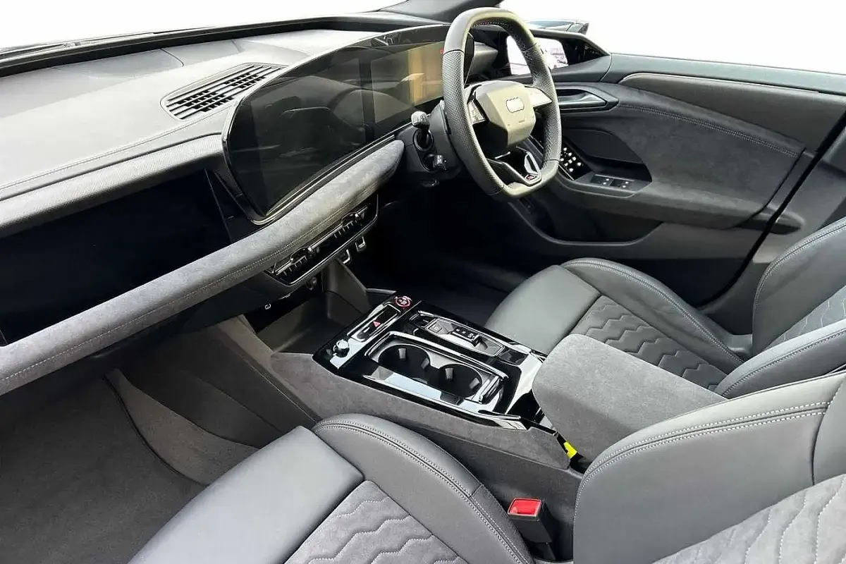 Used Audi A6 e-tron Comfort 314 kW (428 HP) 2025 Grey Estate