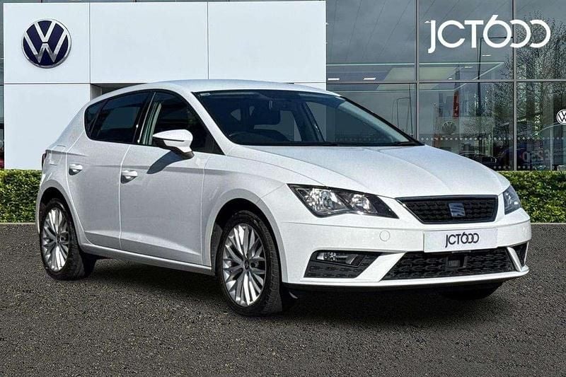 White Used 2018 Seat Leon SE Dynamic Hatchback | £10,695 (Fair price) - Image 1/4