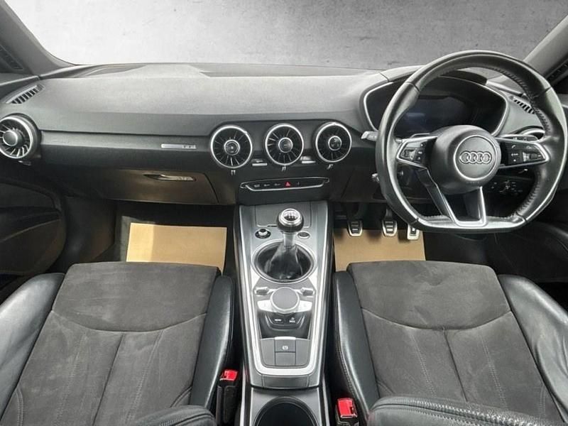 Begagnad Audi TT Sport 180 HK (132 kW) 2017 Vit Sportkupé