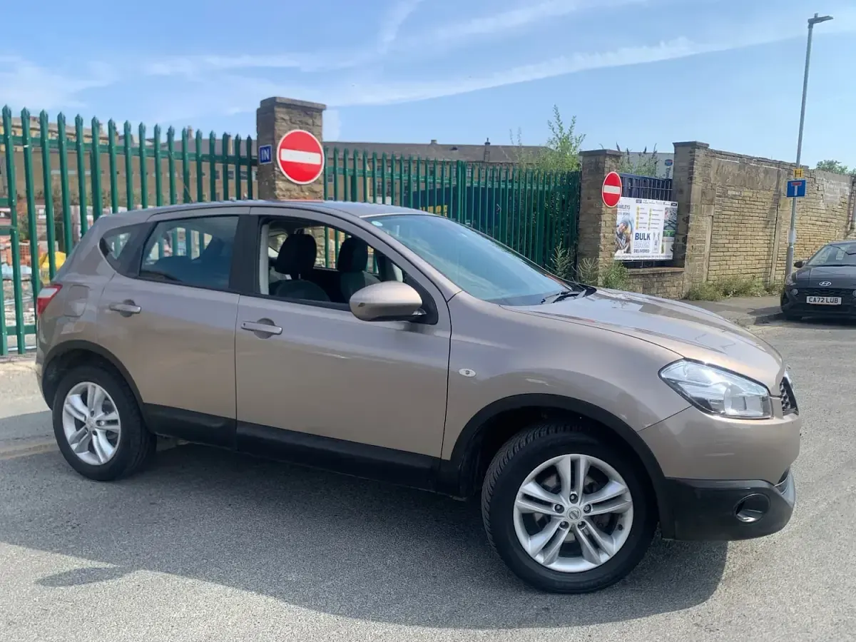Used Nissan Qashqai Acenta 2011 Beige SUV