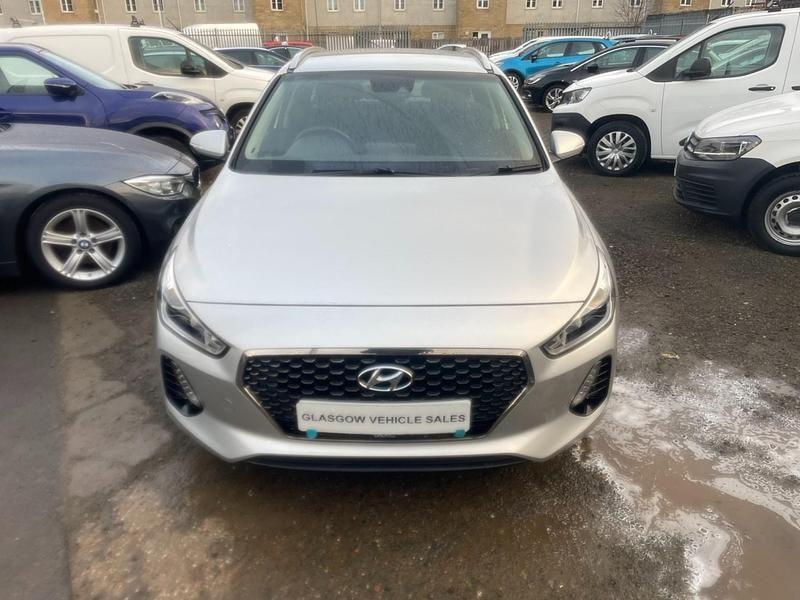 Used Hyundai i30 SE 110 HP (80 kW) 2018 Silver Estate