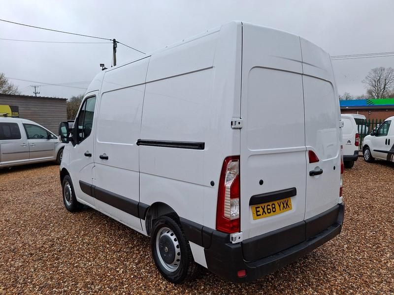Used Vauxhall Movano 145 HP (106 kW) 2018 White MPV