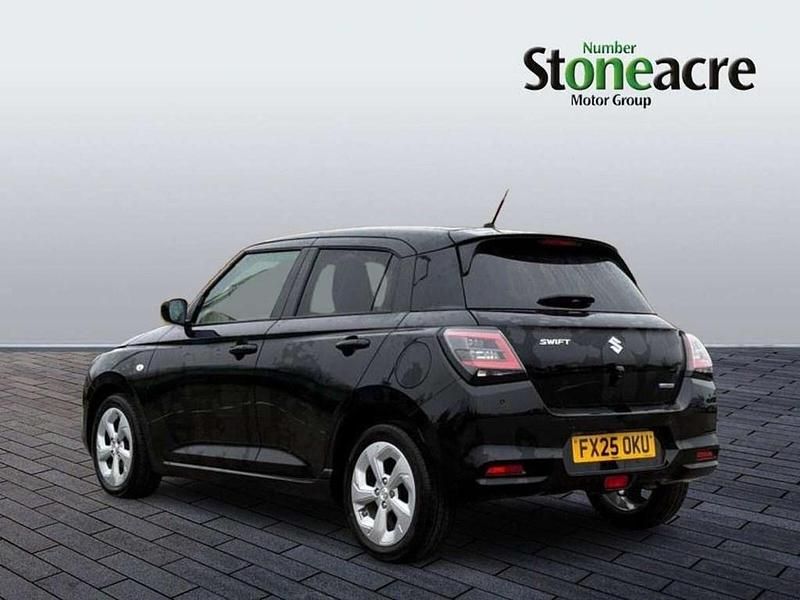 Usado Suzuki Swift 82 HP (60 kW) 2025 Preto Citadino