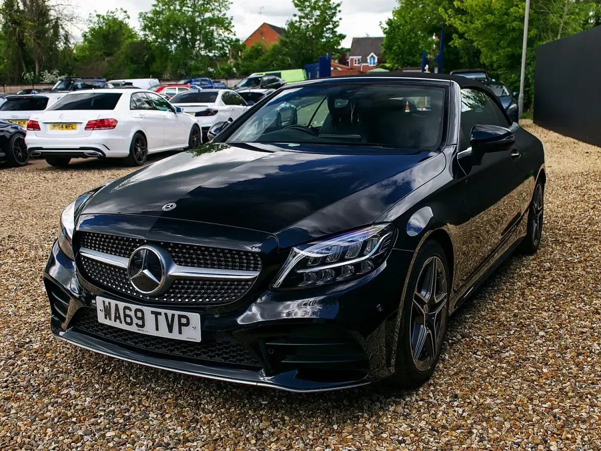 Usado Mercedes C200 AMG line 198 HP (145 kW) 2019 Preto Cabrios