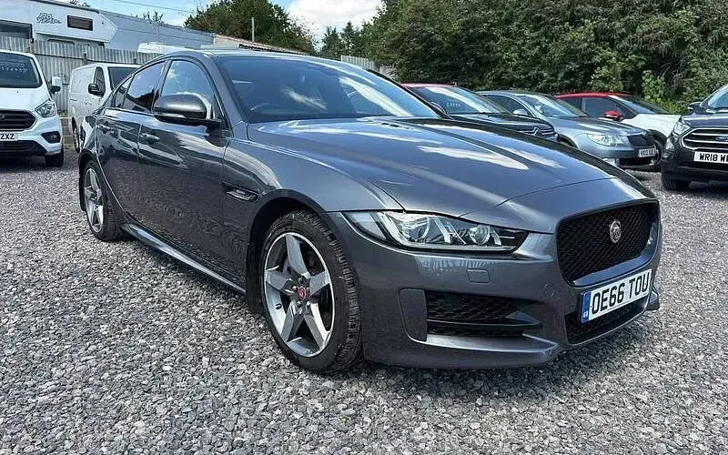 Used Jaguar XE R-Sport 179 HP (131 kW) 2019 Sedan