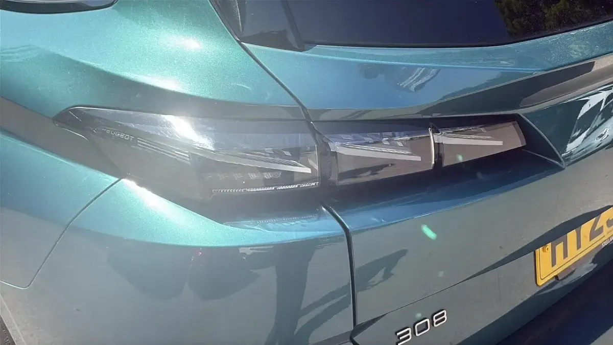 Used Peugeot 308 SW GT 129 HP (94 kW) 2023 Blue Estate