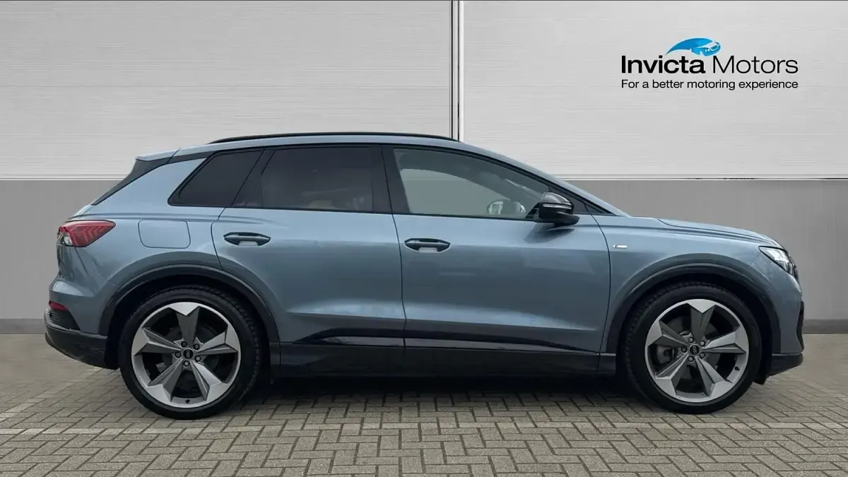 Used Audi Q4 e-tron Black Edition 210 kW (286 HP) 2024 Blue SUV