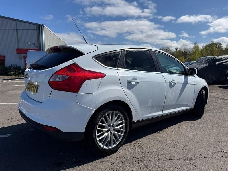 Usado Ford Focus Zetec 2012 Branco Citadino