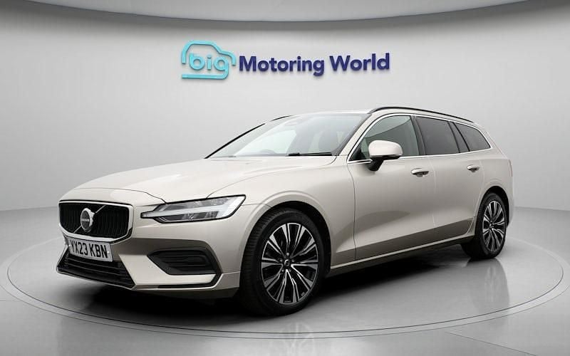 Used Volvo V60 Core 163 HP (119 kW) 2022 Gold Estate