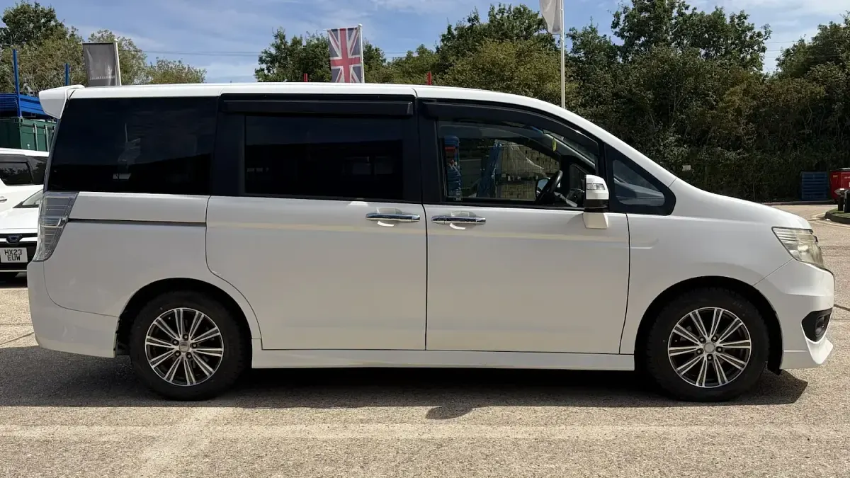 Used Honda Stepwgn 2013 White MPV