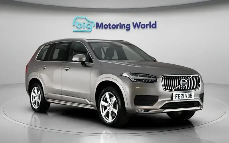 Used Volvo XC90 Momentum 235 HP (172 kW) 2021 Grey SUV