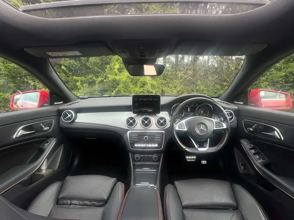 Usado Mercedes CLA180 AMG line 122 HP (89 kW) 2016 Vermelho Sedan