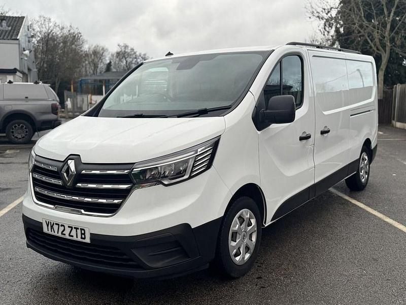 Begagnad Renault Trafic Business 2022 Vit Minibuss