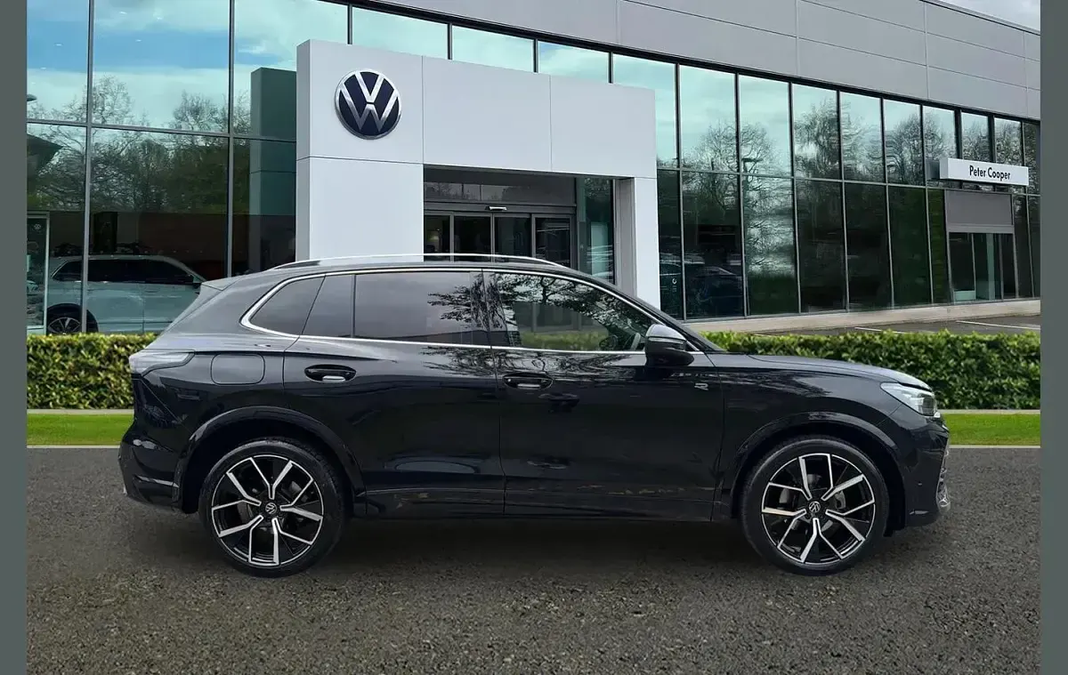 Used VW Tiguan R-line 147 HP (108 kW) 2025 Black SUV