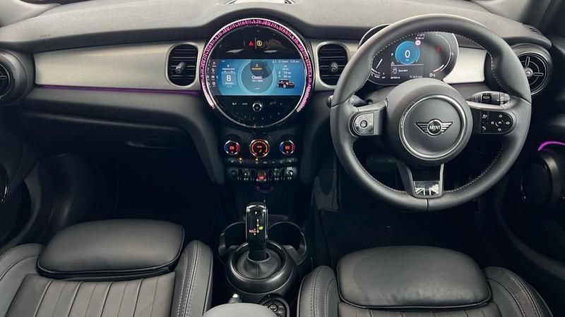 Used Mini Cooper Exclusive 136 HP (100 kW) 2024 Black Hatchback