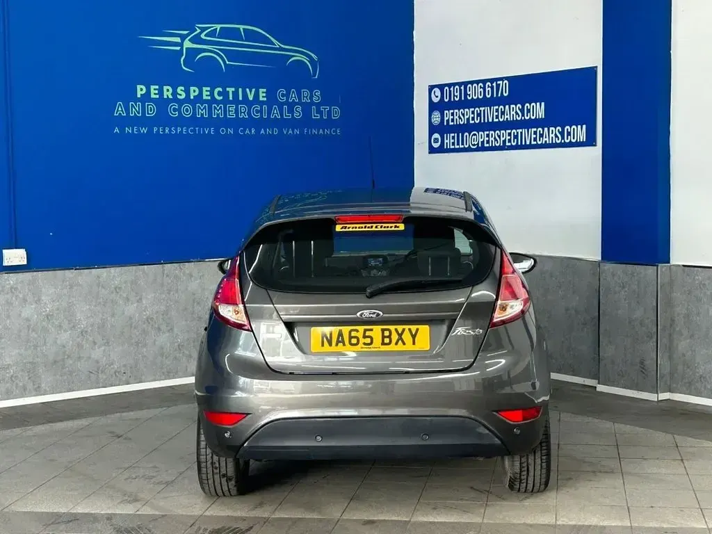 Used Ford Fiesta Zetec 100 HP (73 kW) 2015 Grey Hatchback