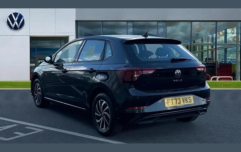 Used VW Polo Life 95 HP (69 kW) 2024 Deep black Hatchback