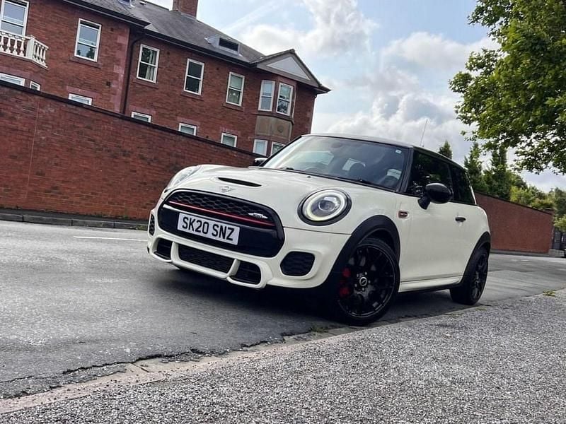 Używany Mini John Cooper Works Comfort 231 KM (169 kW) 2020 Biały Hatchback