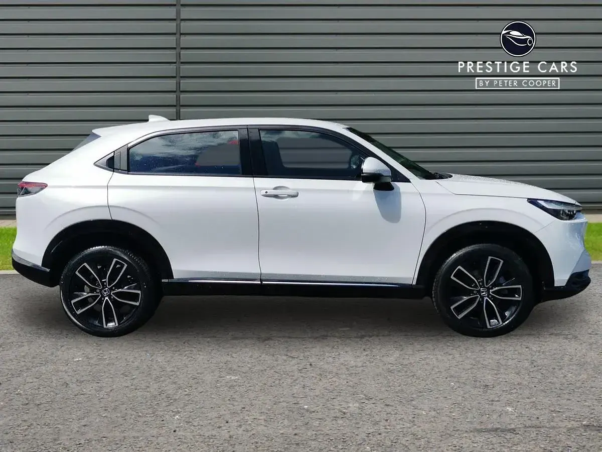 Used Honda HR-V Advance 131 HP (96 kW) 2023 White SUV