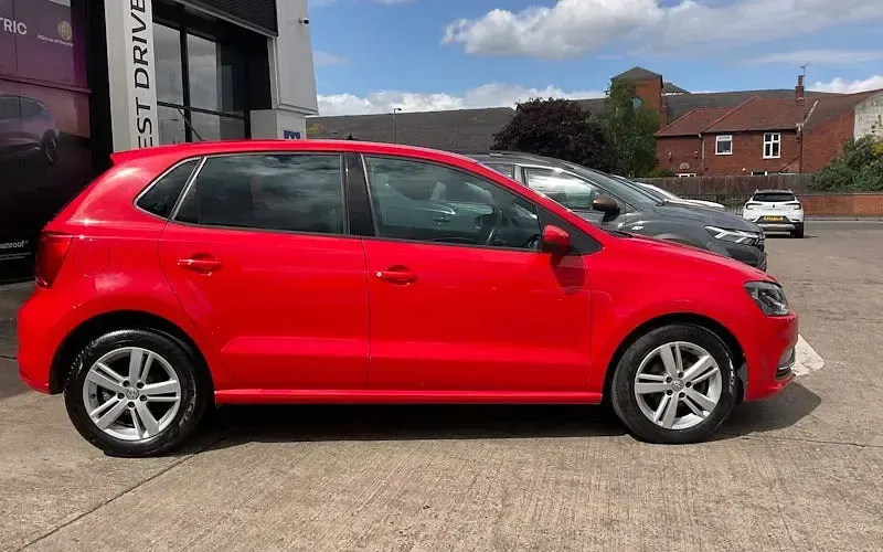 Used VW Polo Match 90 HP (66 kW) 2016 Hatchback