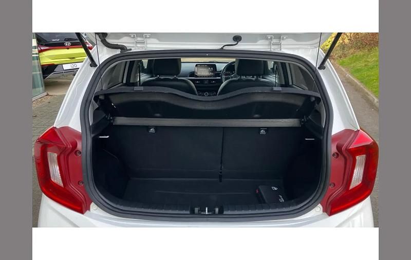 Used Kia Picanto GT-Line 67 HP (49 kW) 2022 White Hatchback