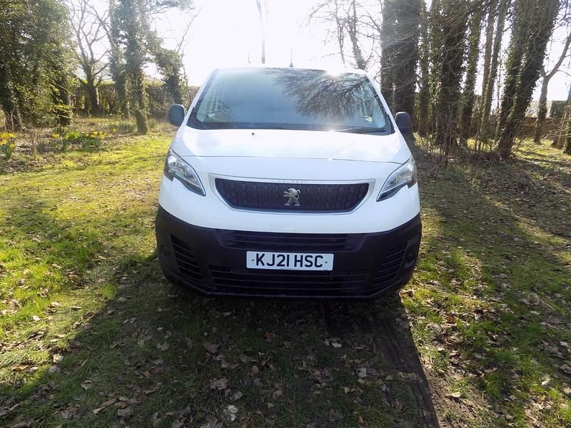 Used Peugeot Expert 2021 White Van