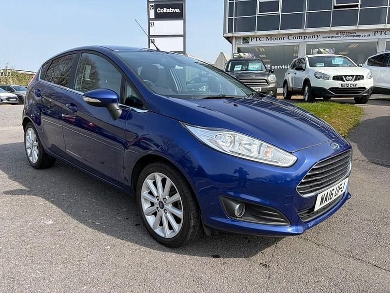 Used Ford Fiesta Titanium 100 HP (73 kW) 2016 Blue Hatchback