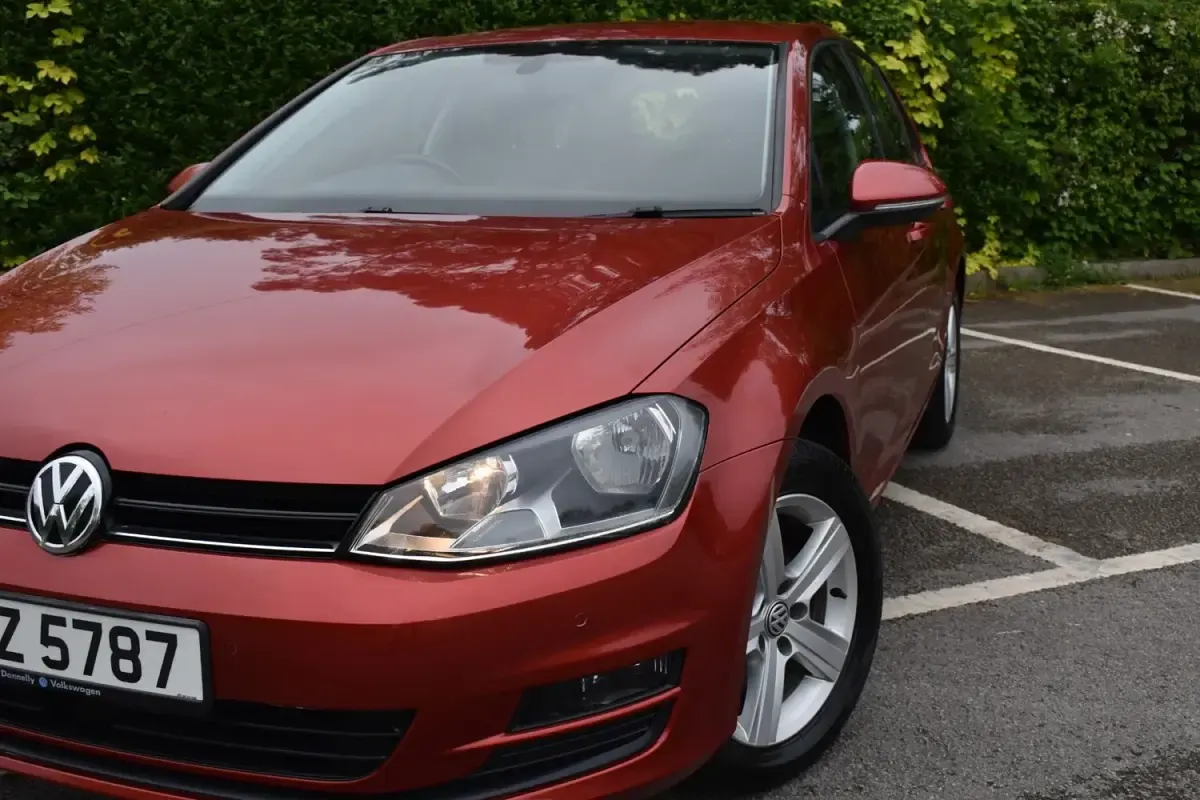 Second-hand VW Golf VII Match 105 CP (77 kW) 2015 Roșu Hatchback