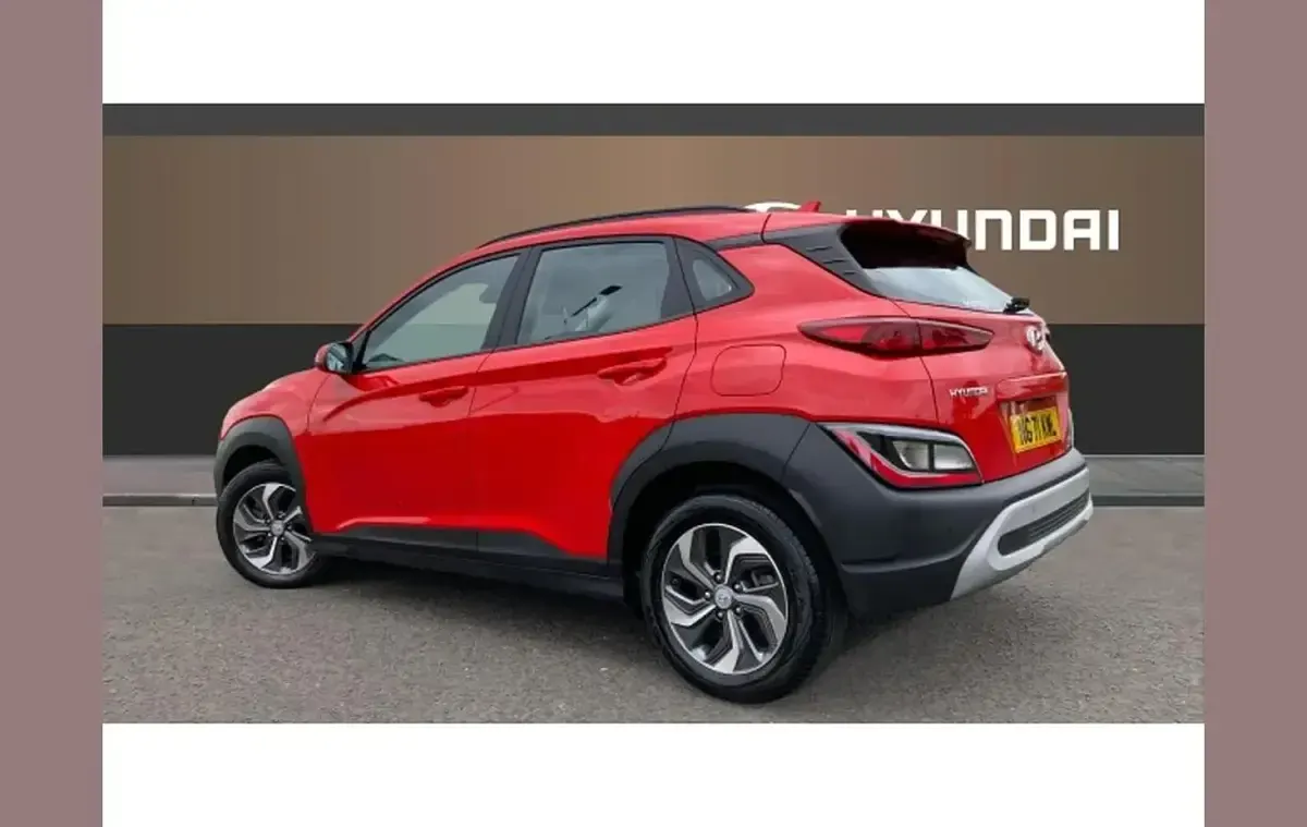 Gebraucht Hyundai Kona SE 141 PS (103 kW) 2021 Rot SUV