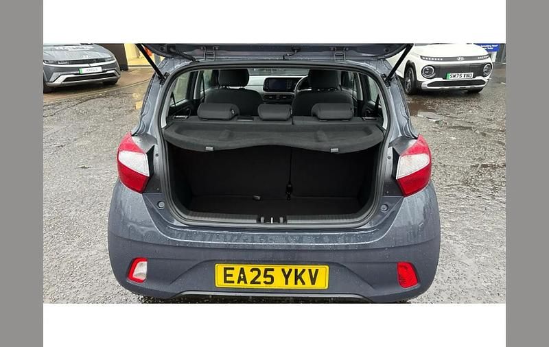 Used Hyundai i10 Advanced 63 HP (46 kW) 2025 Grey Hatchback